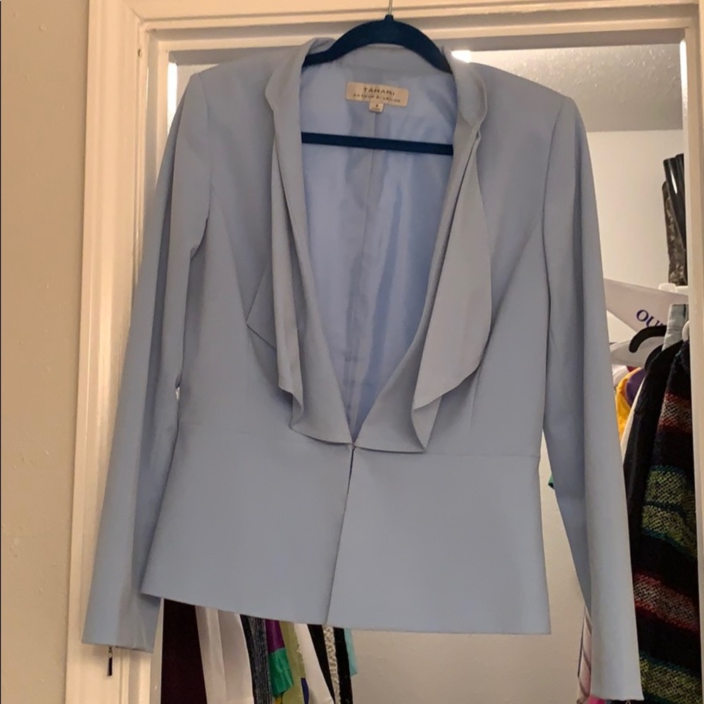 TAHARI Blazer in great shape!!